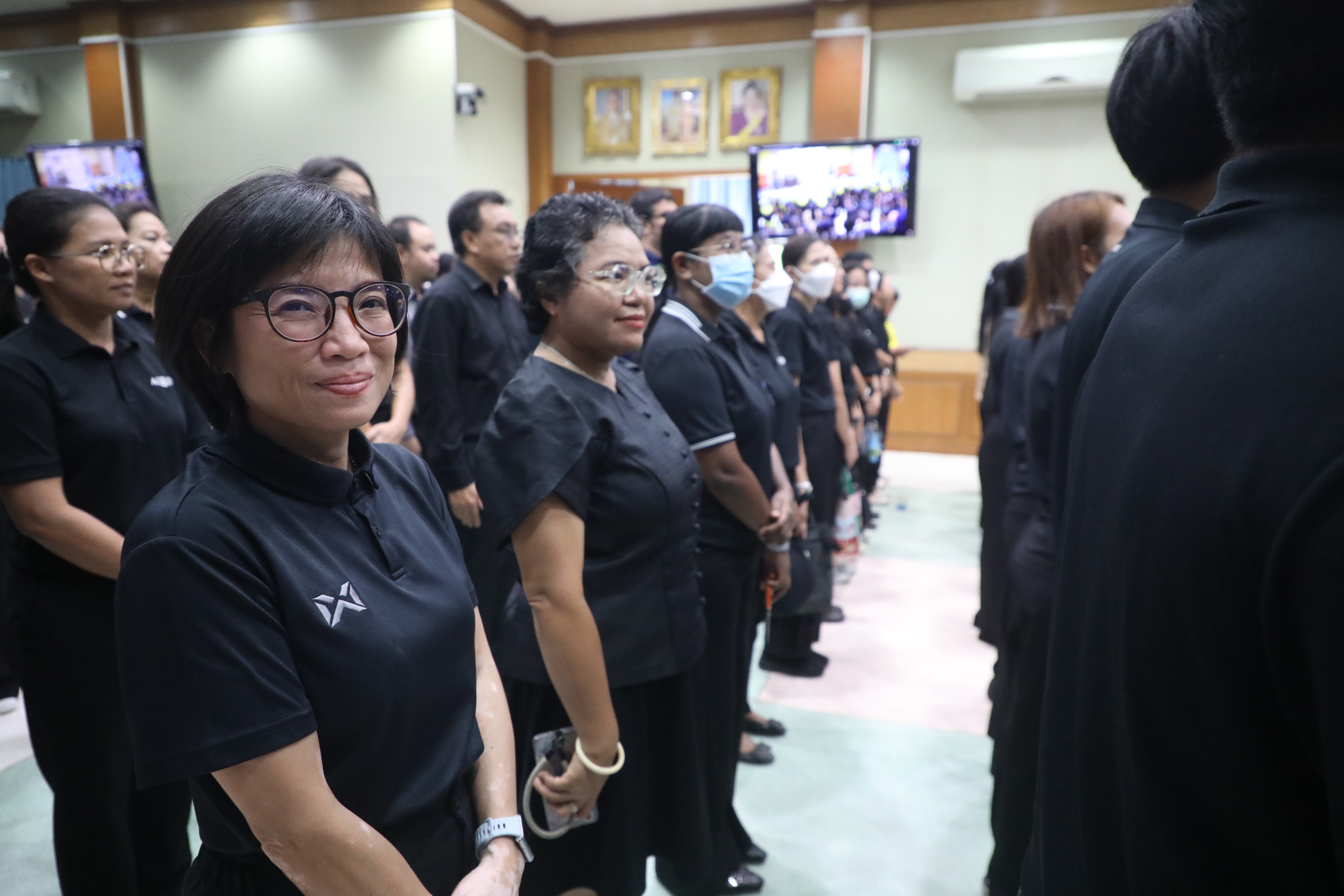 title - ส.ป.ก. จัดกิจกรรม “ประดิษฐ์ดอกไม้ถวายความอาลัย” ส่งเสริมสนับสนุนให้บุคลากรมีจิตสาธารณะและมีส่วนร่วมในการบำเพ็ญสาธารณะประโยชน์